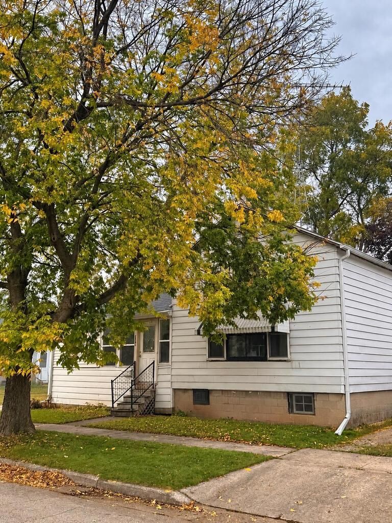 Property Photo: 164 Chestnut Street WI 54935