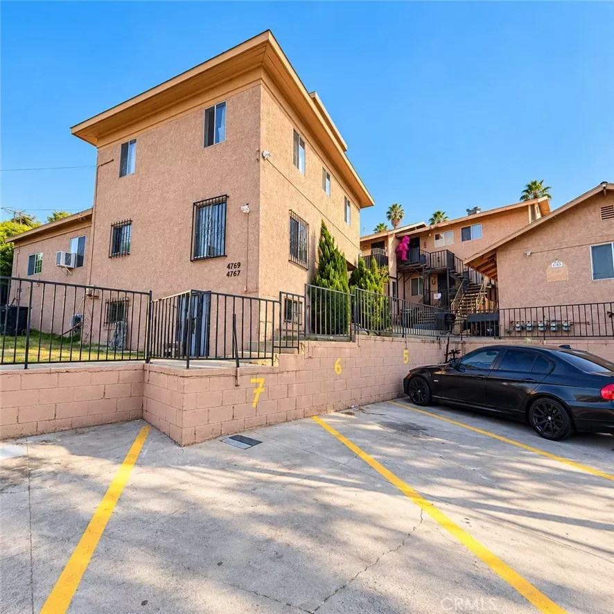 Property Photo: 4767 Gambier CA 90032