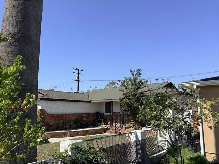 Property Photo: 717 E Santa Rita CA 90220