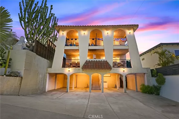 Property Photo: 241 Avenida Serra CA 92672
