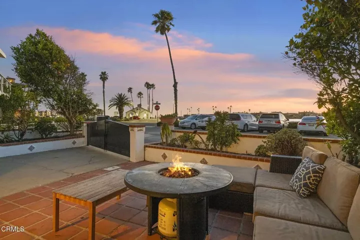 Property Photo:  2916 Lakeshore Court  CA 93035 