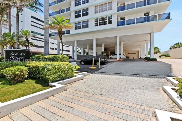 Property Photo: 3725 S Ocean Dr 921 FL 33019
