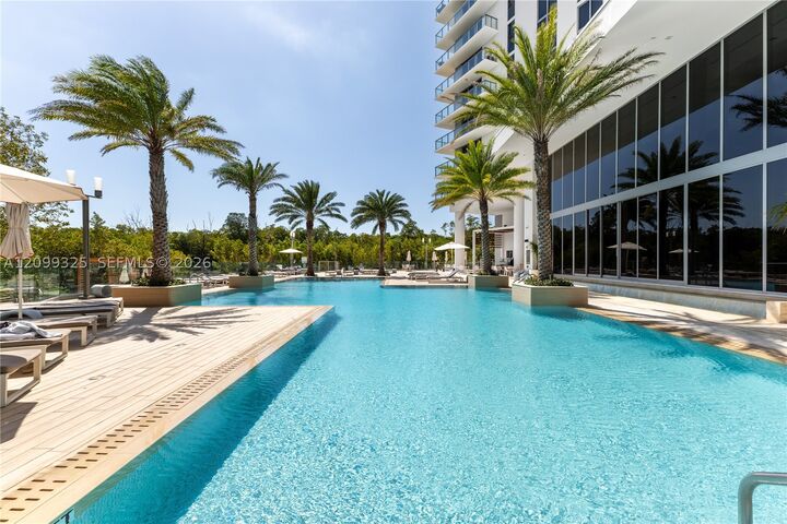Property Photo:  16385 Biscayne Blvd 506  FL 33160 