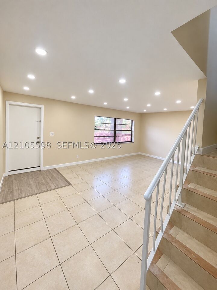Property Photo:  61 Matador Ln 4-26  FL 33324 