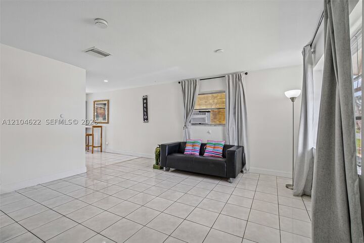 Property Photo: 6802 NW 58th Ct FL 33321