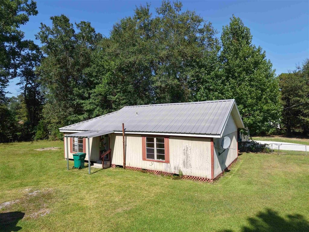 Property Photo:  1104 Truth  LA 70633 