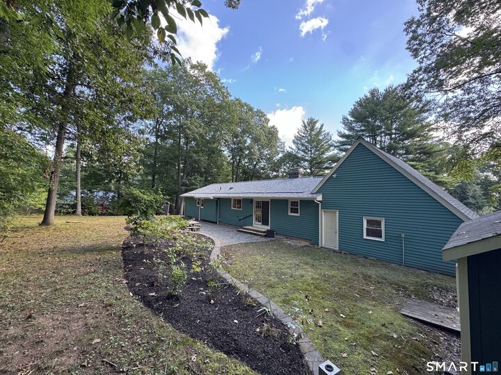 Property Photo:  9 Arnold Way  CT 06074 