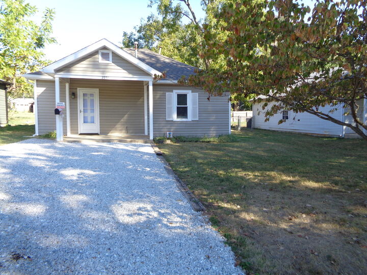 Property Photo: 2951 W Lincoln Street MO 65802