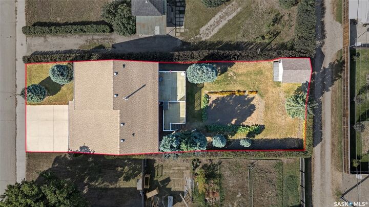 Property Photo:  109 1st Avenue E  SK S0H 1X0 