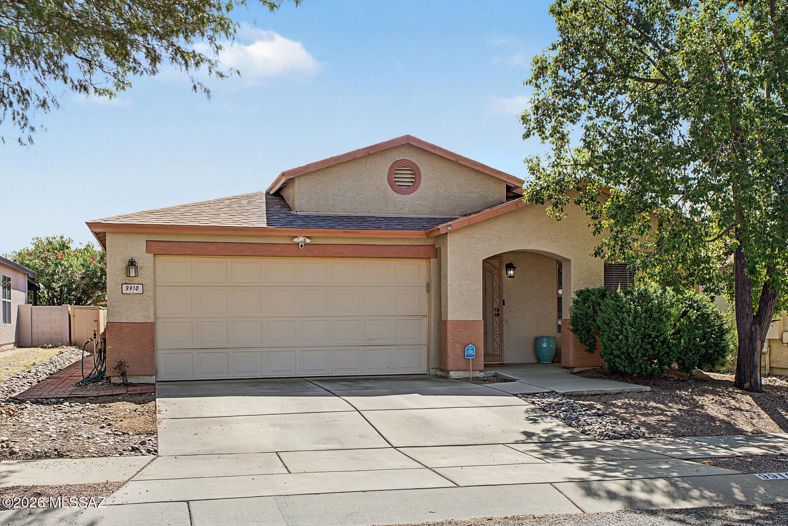 Property Photo: 9910 E Deer Trail AZ 85748
