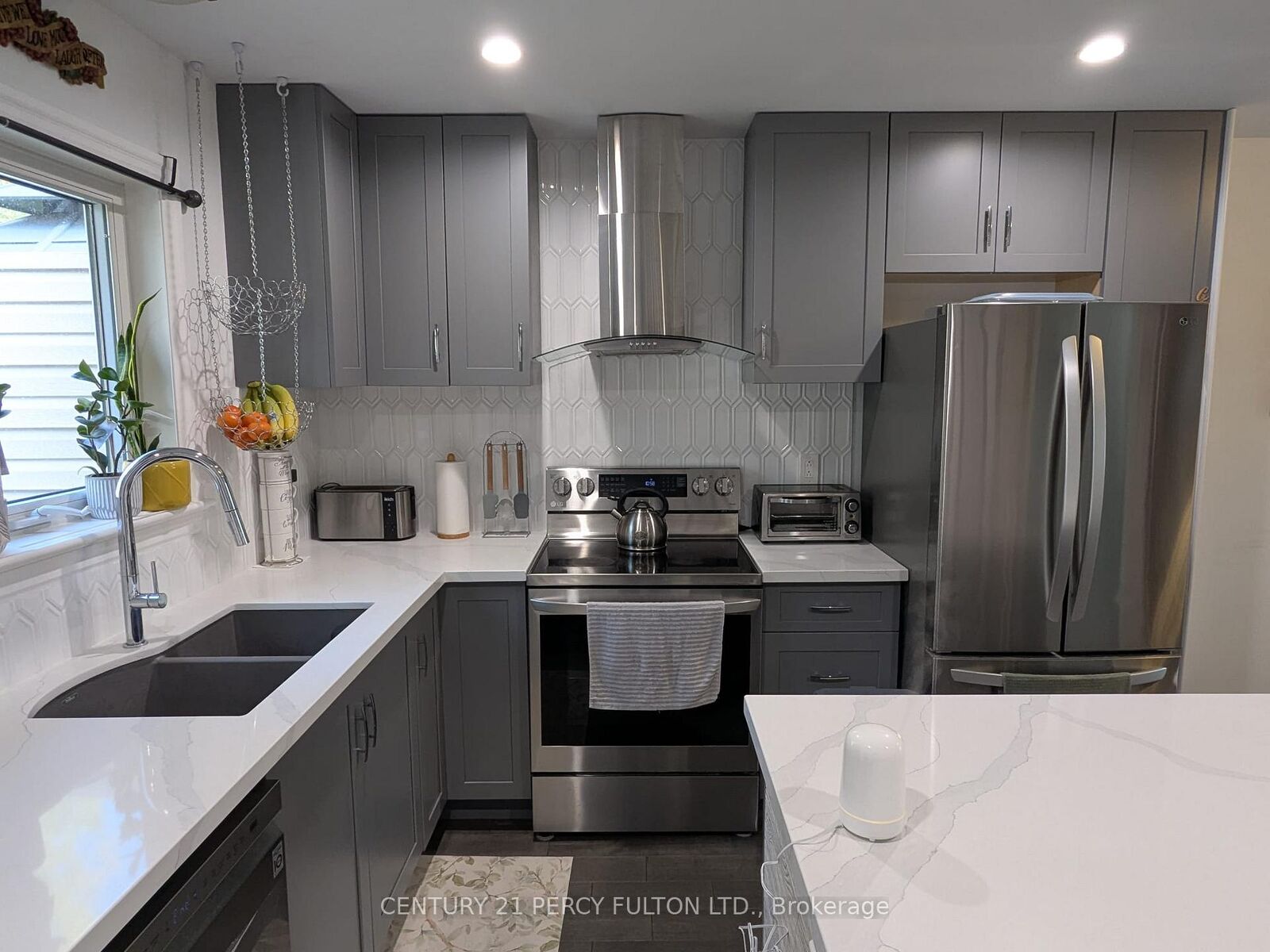 Property Photo: 96 Livingstone Street ON K0K 2K0