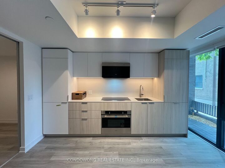 Property Photo:  28 Eastern Avenue Th110  ON M5A 0Y2 