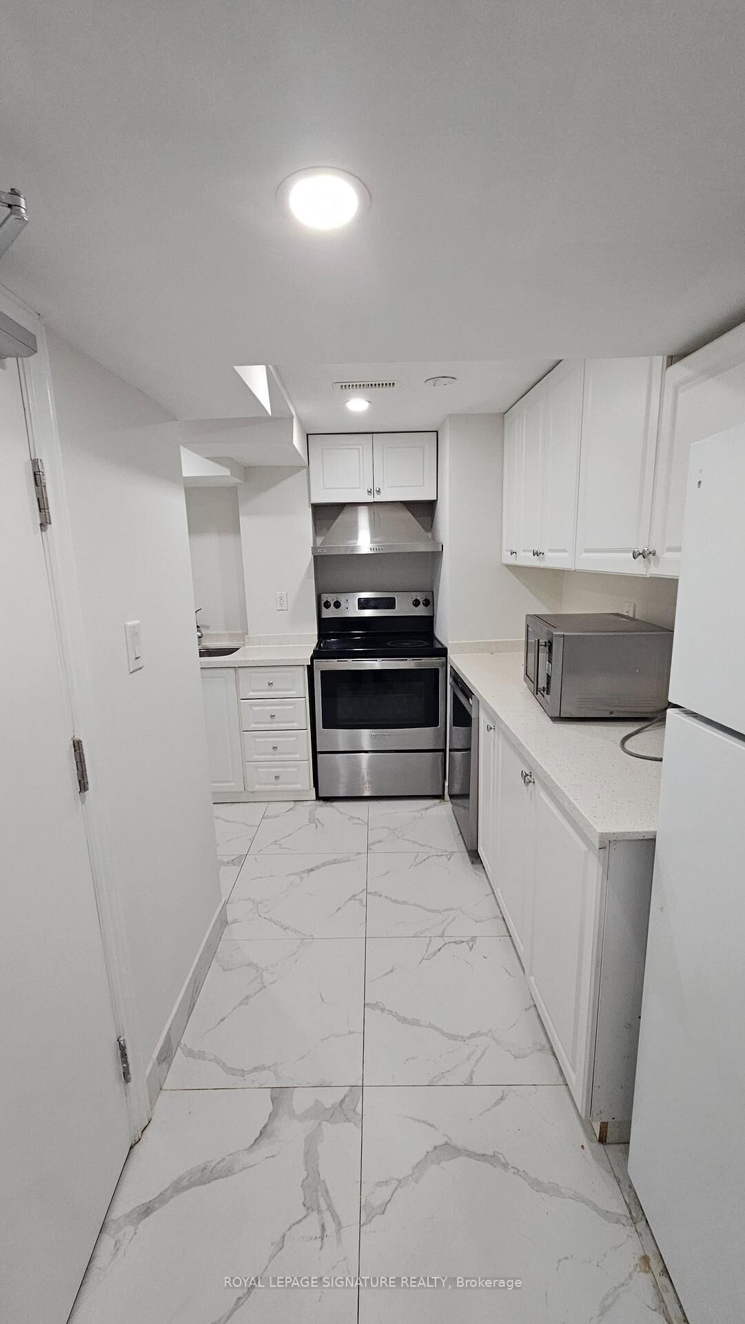 Property Photo: 772 Scarborough Golf Club Road Lower ON M1G 1J1