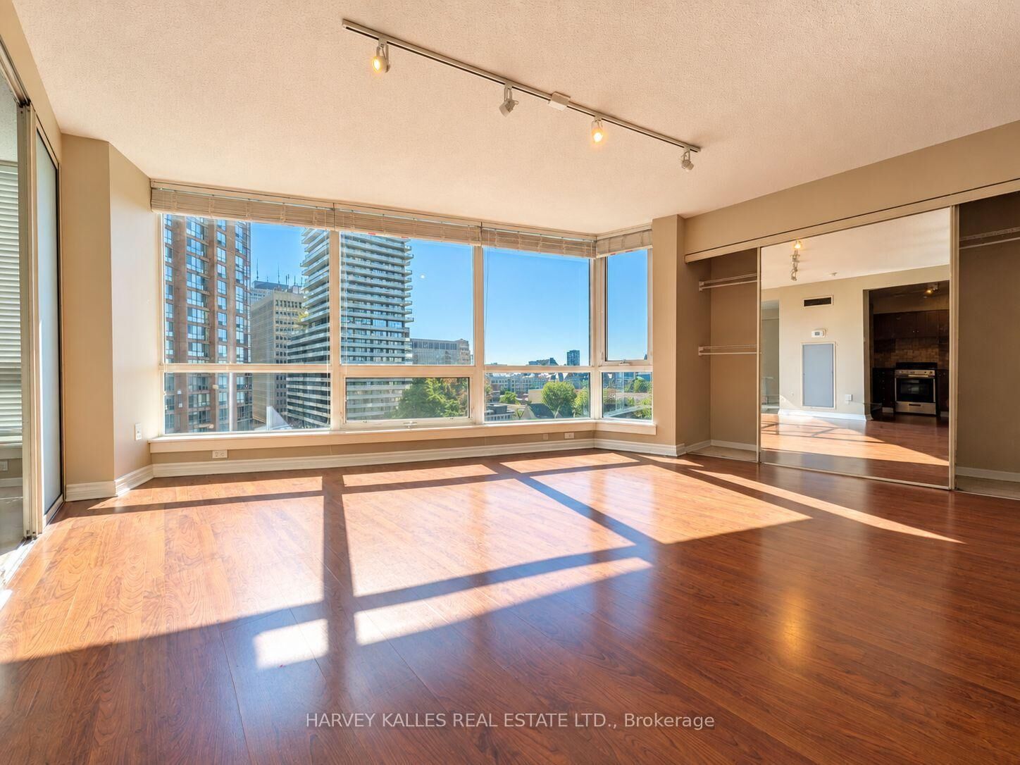 Property Photo:  1055 Bay Street 1010  ON M5S 3A3 