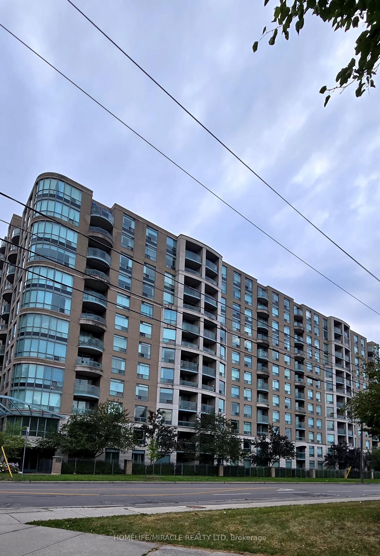 Property Photo: 18 Pemberton Avenue 306 ON M2M 4K9