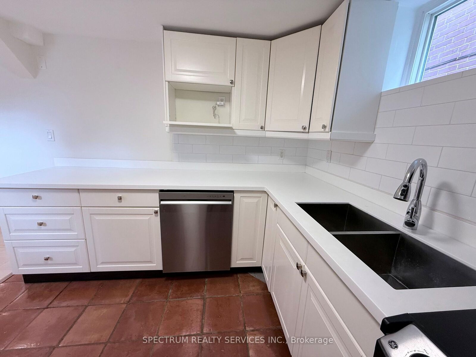 Property Photo:  172 Queenslea Avenue Lower  ON M9N 2L3 