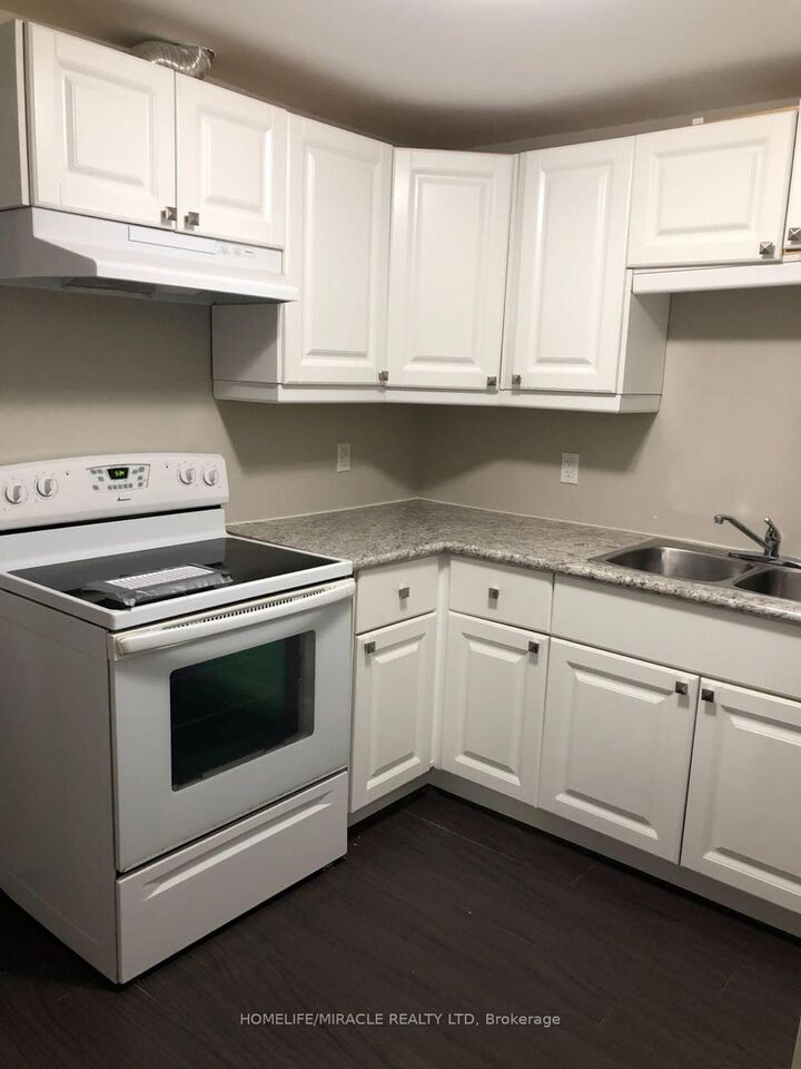 Property Photo: 144 Benson Drive 2 ON L4N 7Y3