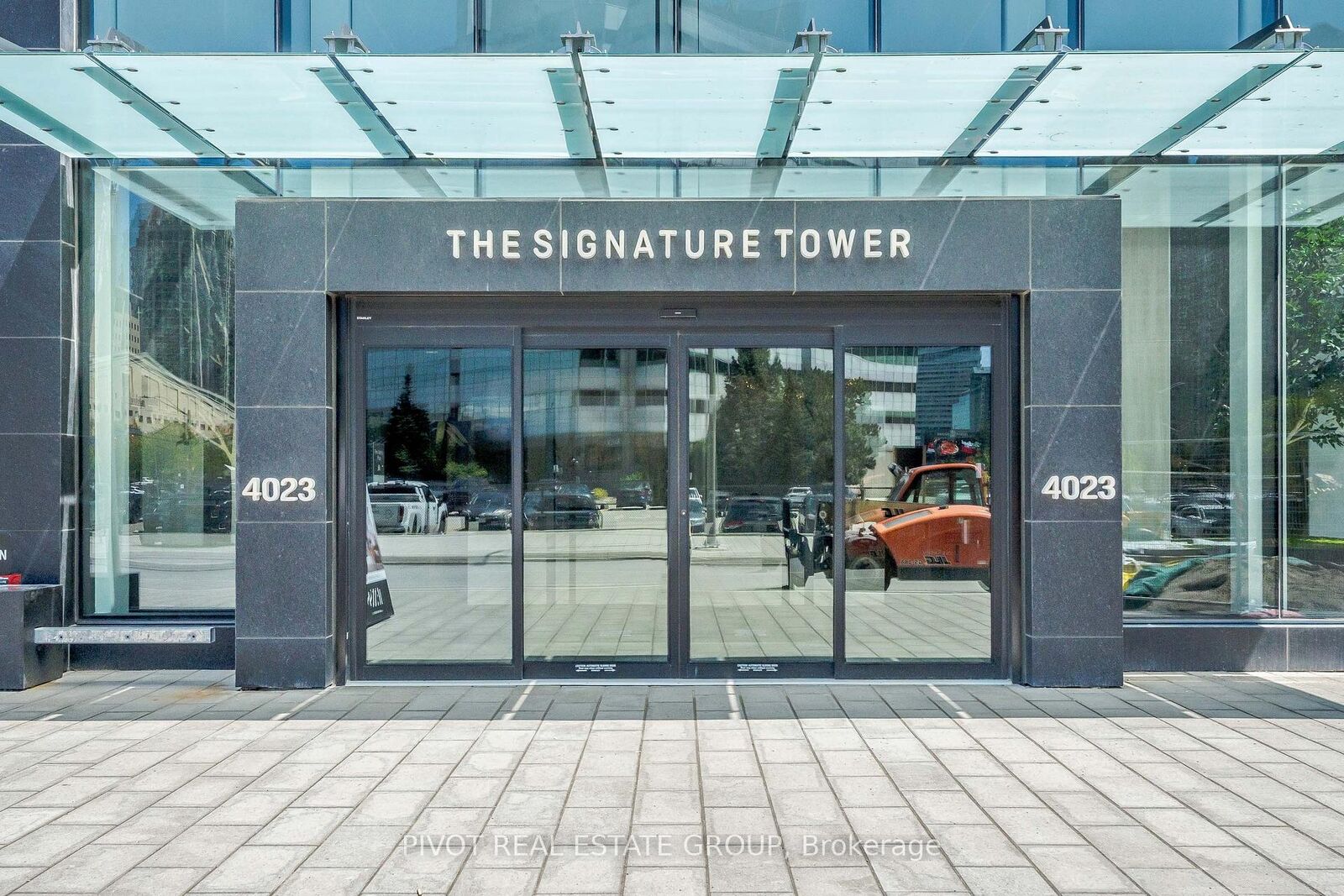 Property Photo:  4023 The Exchange N/A 1307  ON L5B 0N4 