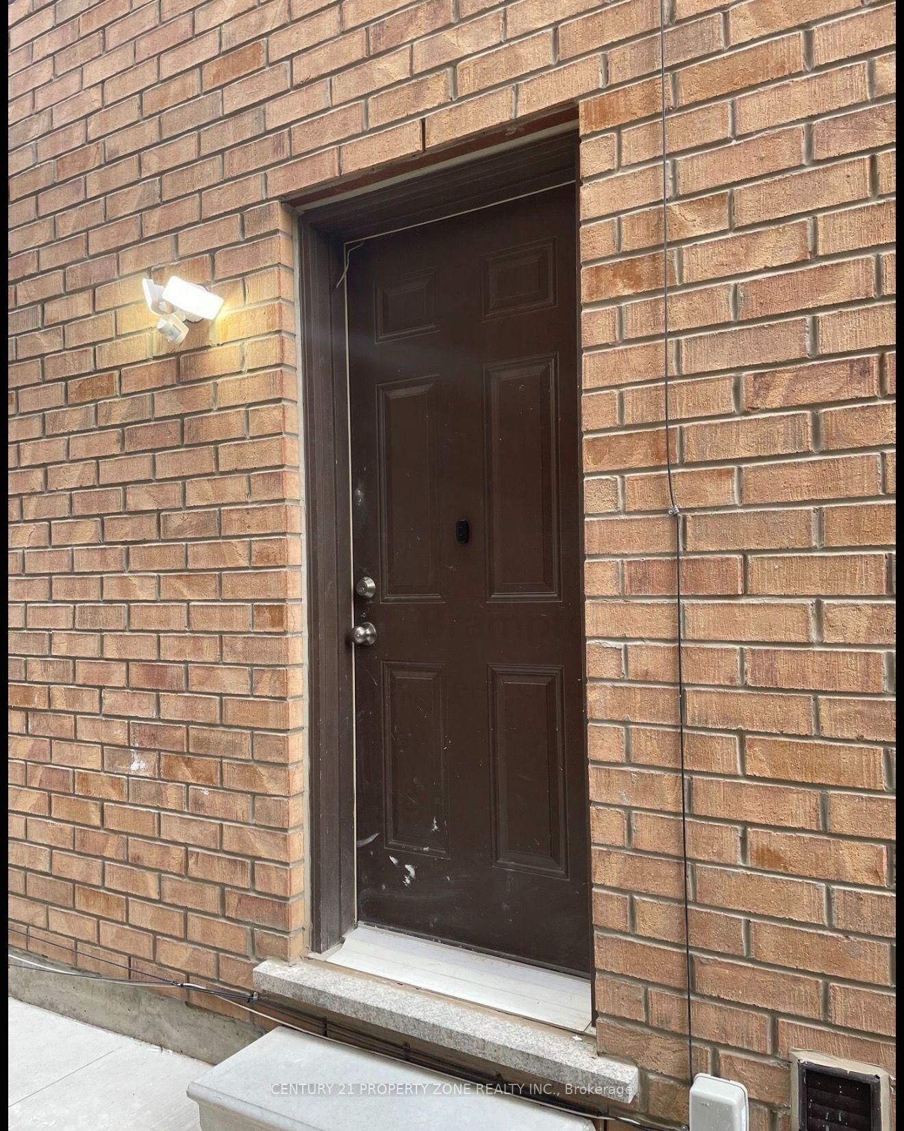 Property Photo: 39 Hashmi Place ON L6Y 6K1