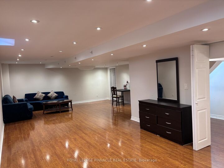 Property Photo:  5763 Raftsman Cove N/A Bsmt  ON L5M 7B3 