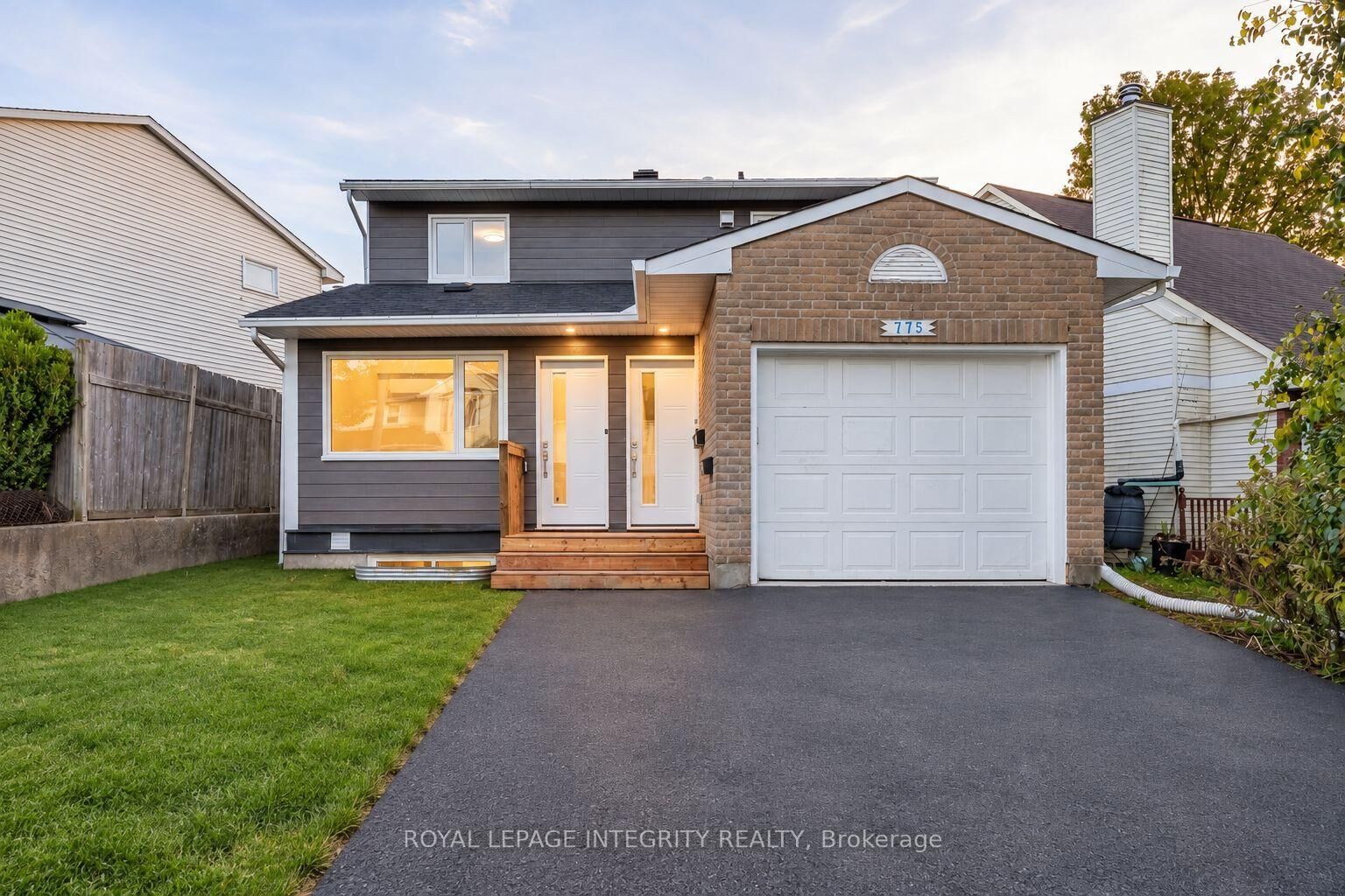 Property Photo:  775 Kingfisher Crescent A  ON K1E 2L5 