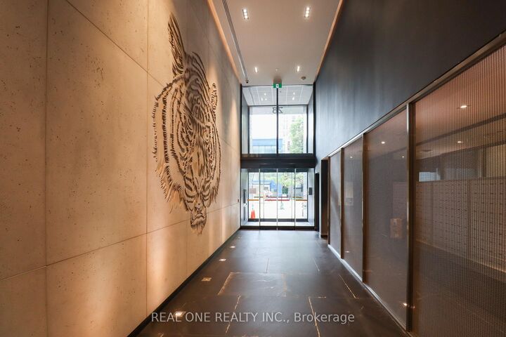 Property Photo:  28 Wellesley Street E 1908  ON M4Y 0C4 