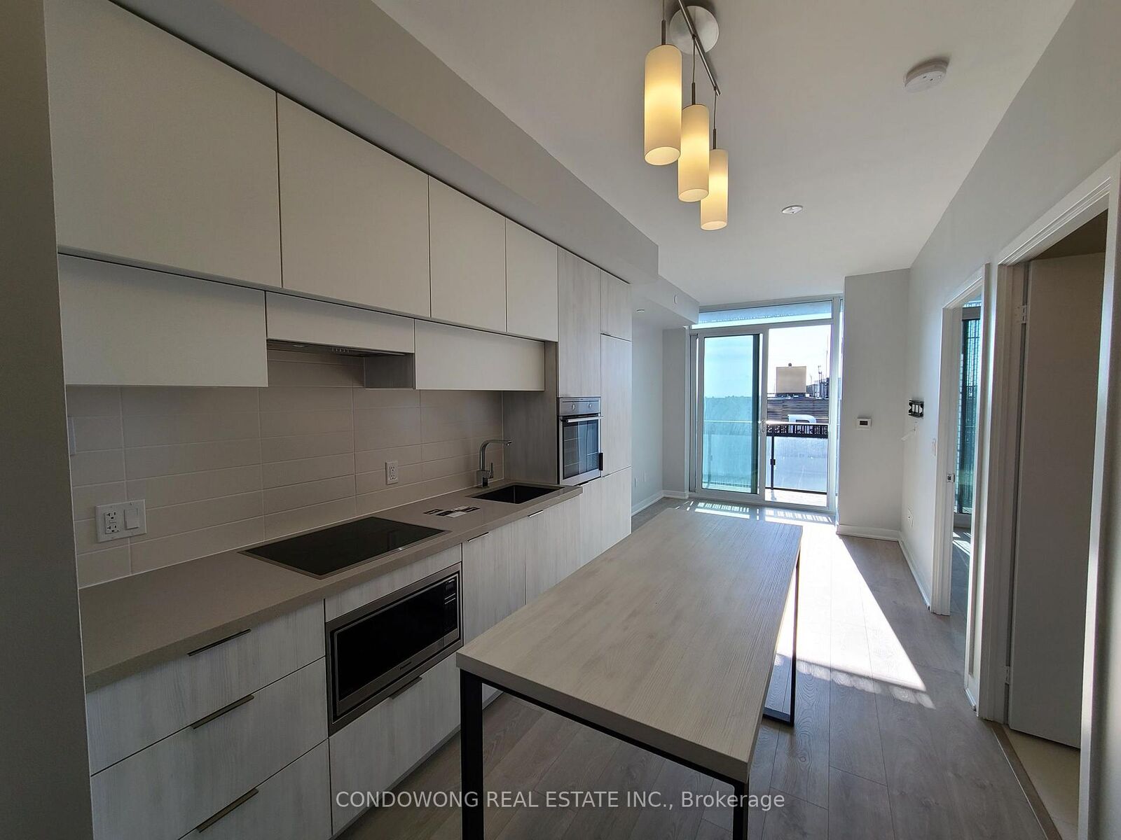 Property Photo:  8 Eglinton Avenue E 3704  ON M4P 0C1 