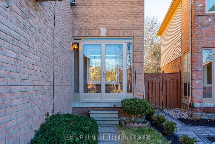 Property Photo: 5 Knotty Pine Drive ON L1R 2J6