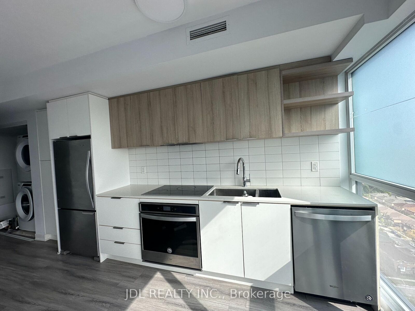 Property Photo:  6 Sonic Way 2609  ON M3C 0P1 
