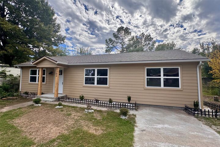 Property Photo: 5103 Emporia Street OK 74401