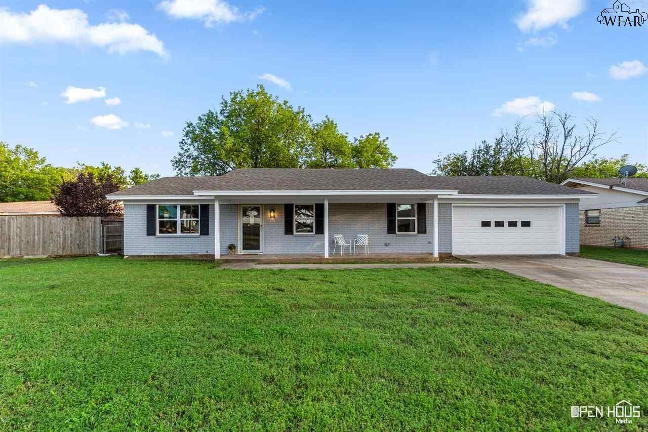 Property Photo:  4303 Prince Edward Drive  TX 76308 