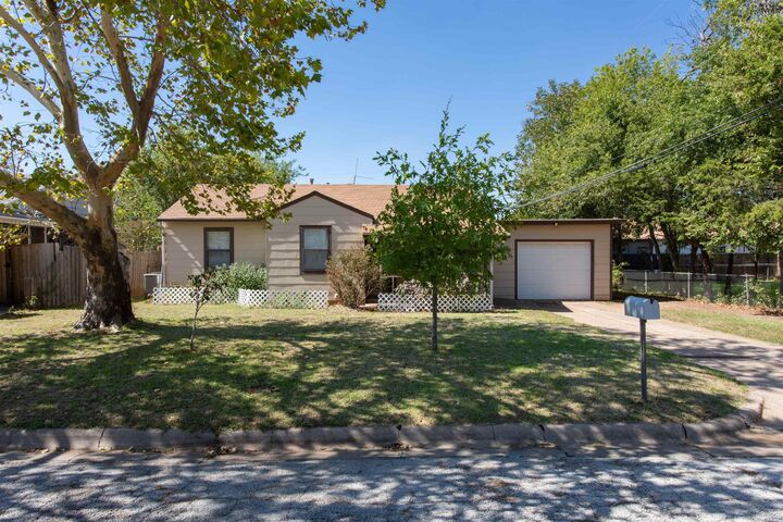 Property Photo:  2204 Kimberly Lane  TX 76301 