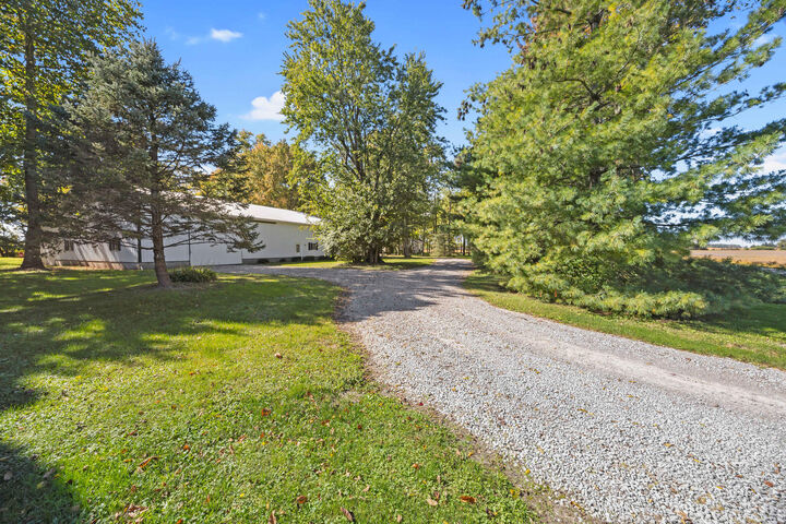 Property Photo: 26468 Goshen Road OH 43331