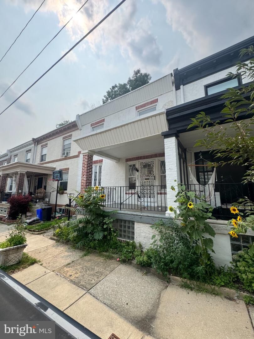 Property Photo:  39 N Ashmead Place N  PA 19144 