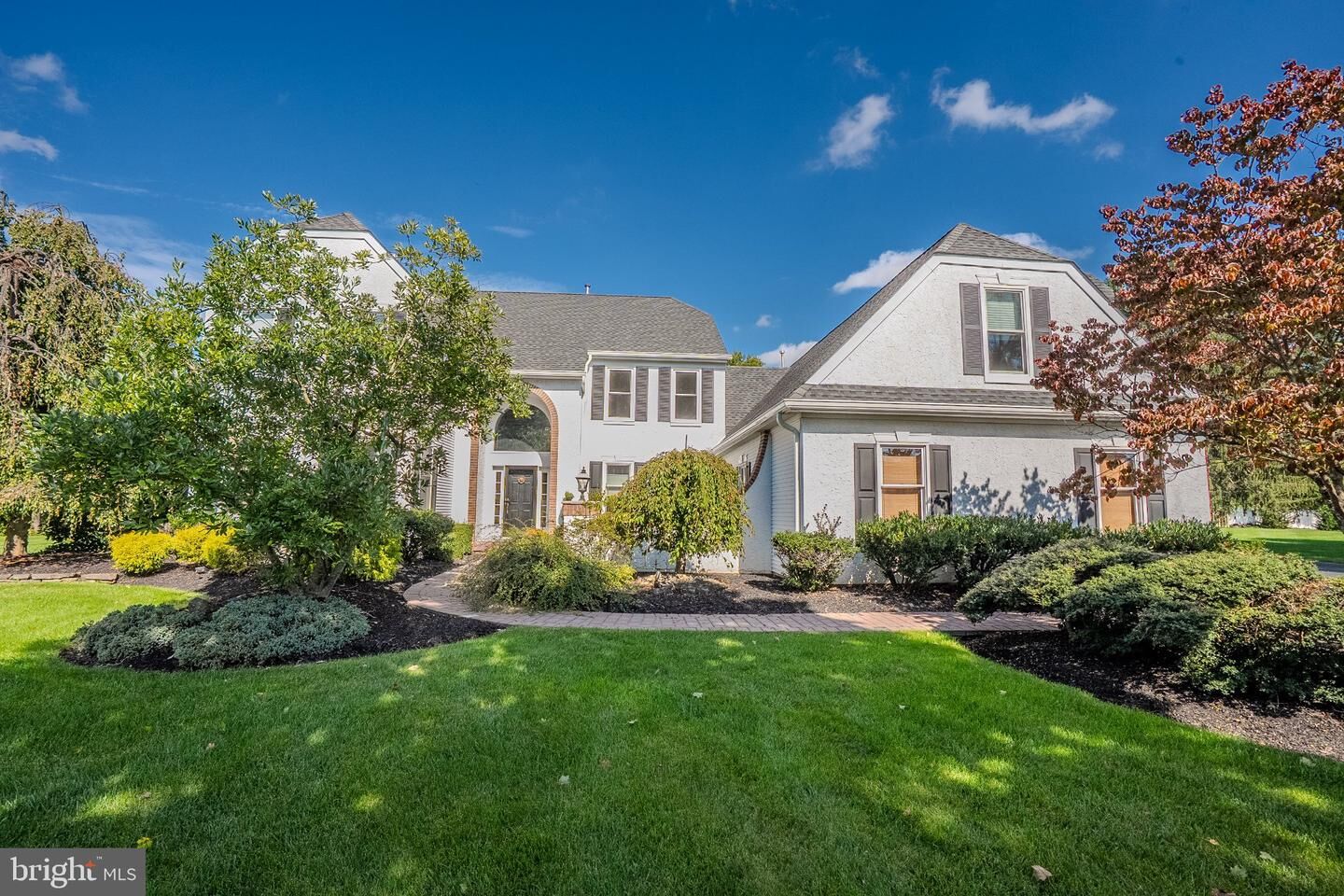 Property Photo: 7 Bunting Court NJ 08512