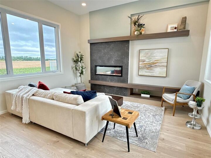 Property Photo: 13 Parkrose Place MB R5A 0B4