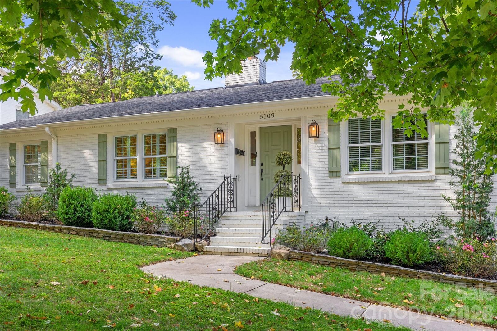 Property Photo:  5109 Wedgewood Drive  NC 28210 