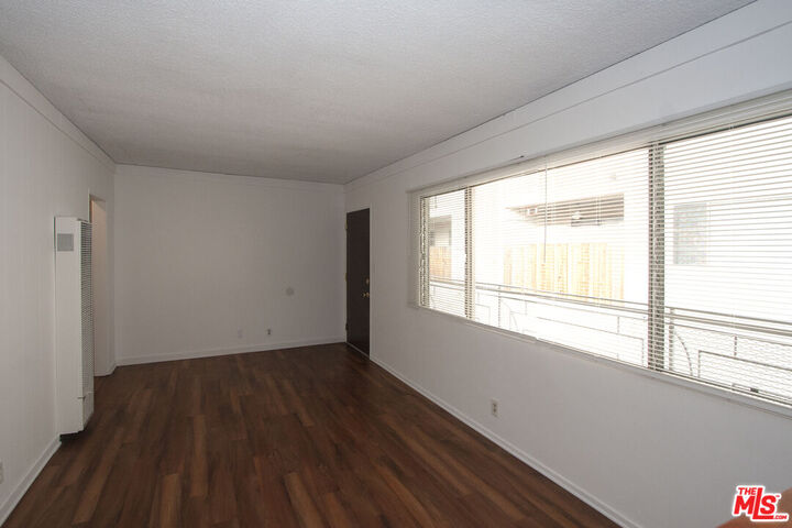 Property Photo:  11521 Rochester Ave, Unit 4  CA 90025 