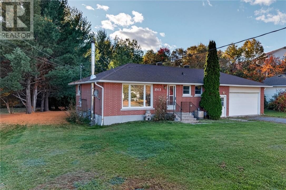 Property Photo:  2513 Field Street  ON P3E 4X5 