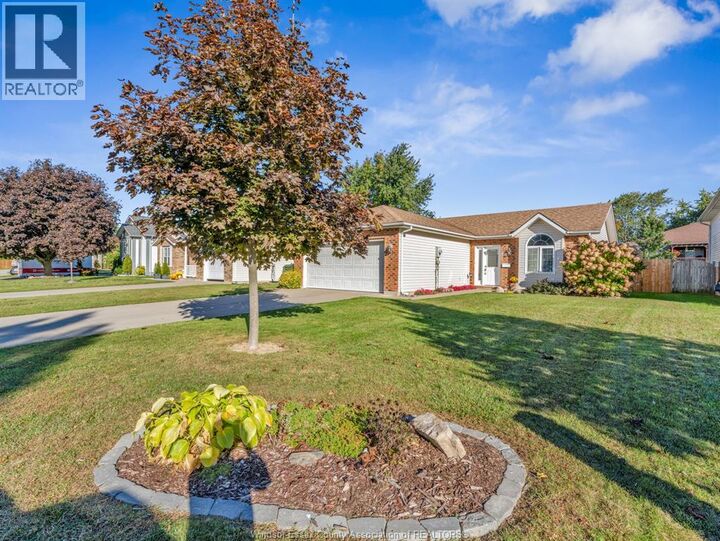 Property Photo:  27 Eastgrove  ON N8H 5J7 