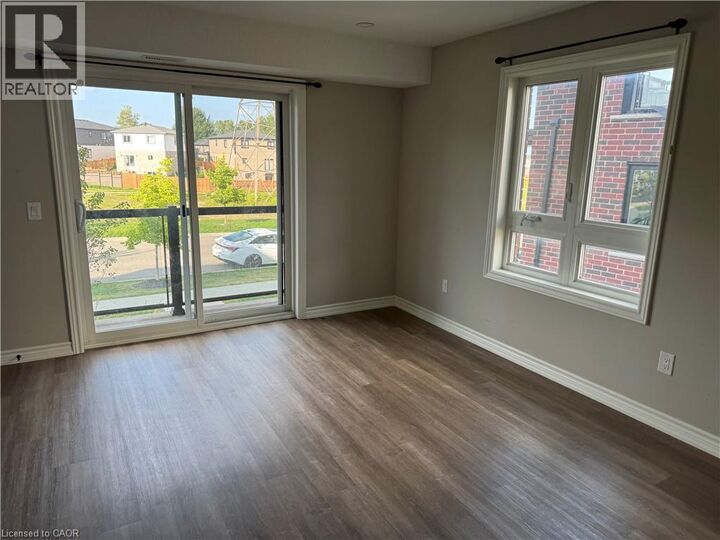 Property Photo: 265 Chapel Hill Drive 39 ON N2R 0S4