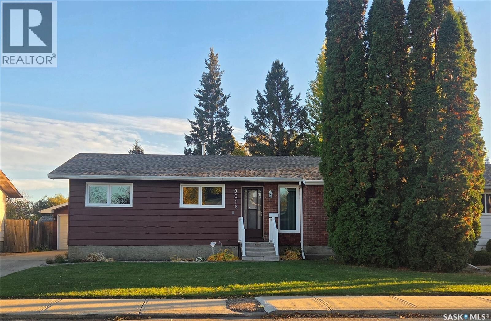 Property Photo: 9012 Mitchell Crescent SK S9A 3J7