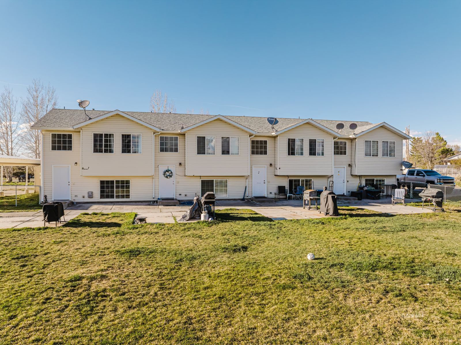 Property Photo:  264 Country Club Place  NV 89815 