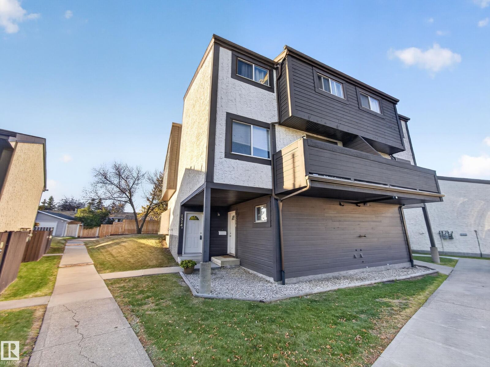 Property Photo:  1514A 69 Street NW  AB T6K 3R3 