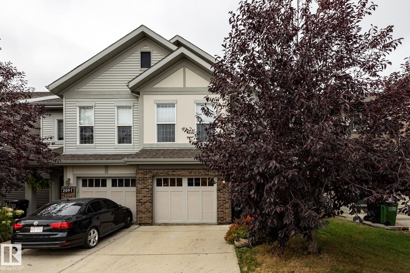 Property Photo:  2093 Chalmers Way SW  AB T6W 2E9 