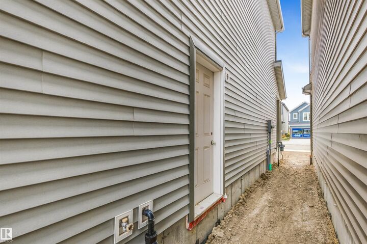 Property Photo:  612 Ashgrove Circle  AB T9E 1X4 