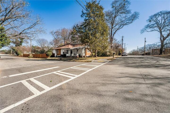 Property Photo: 1447 Bryan Avenue GA 30344
