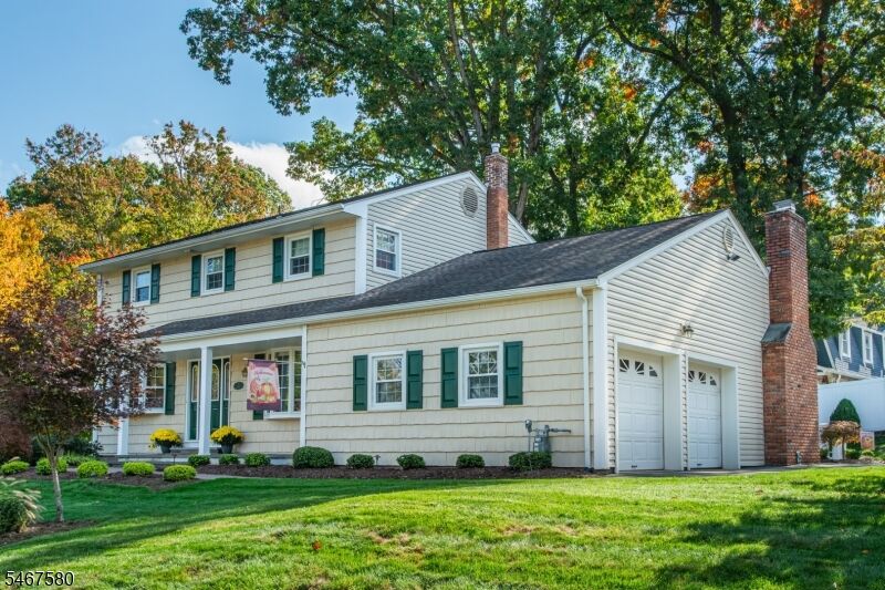Property Photo:  5 Sunrise Lane  NJ 07876 
