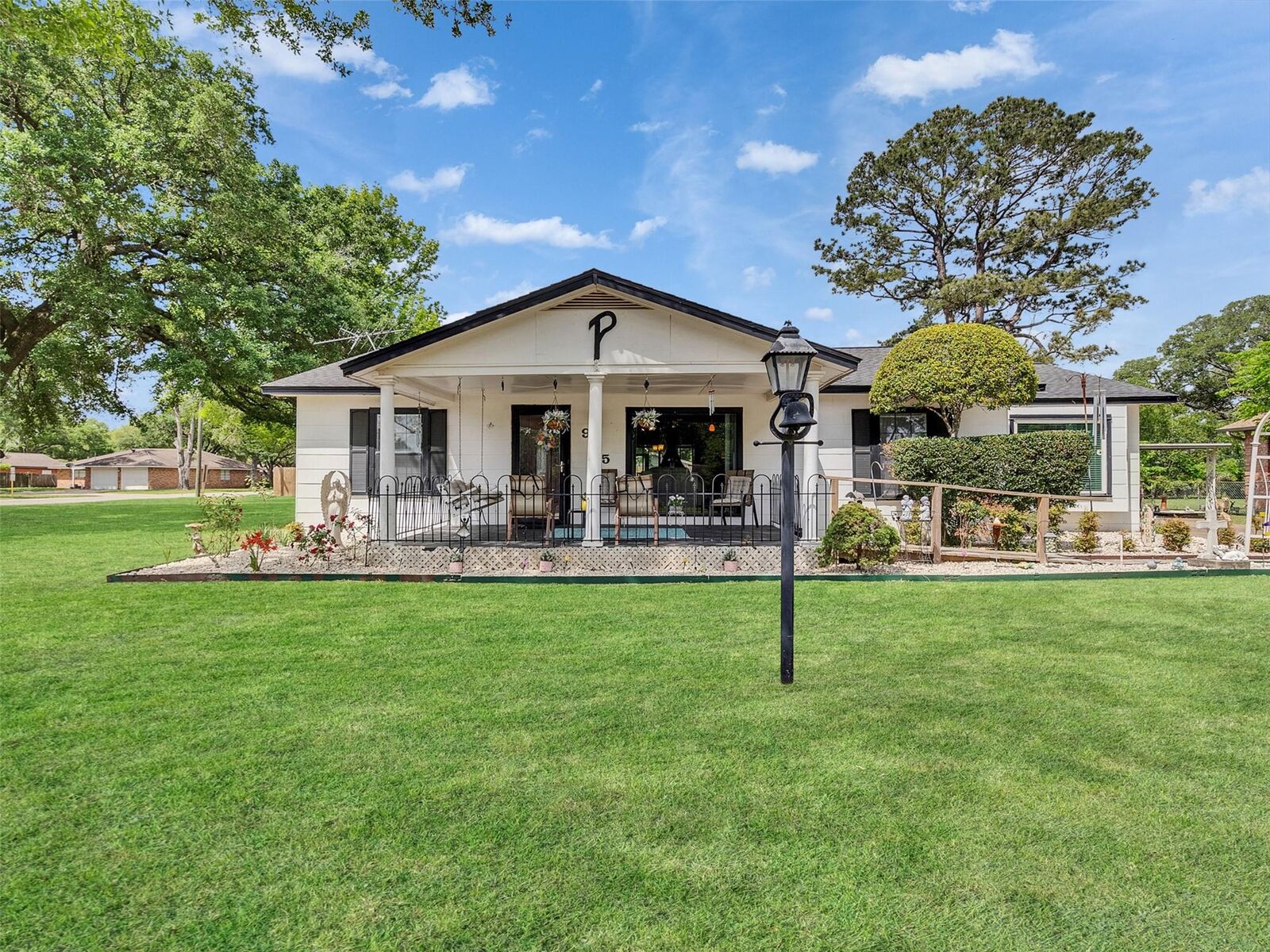 Property Photo:  905 Bartlett Road  TX 77493 