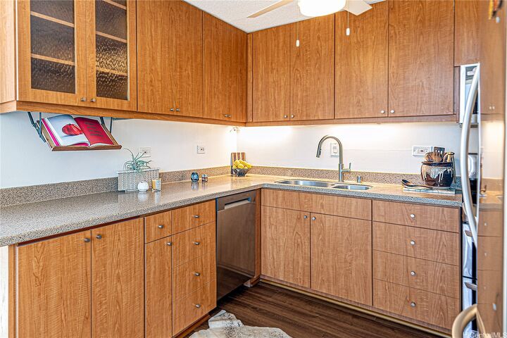 Property Photo:  1634 Makiki Street 606  HI 96822 